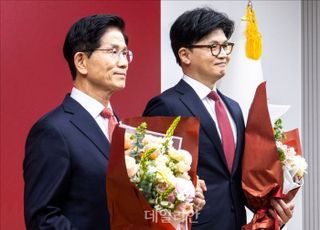 김문수 '당심으로 끝낸다' vs 한동훈 '민심에 호소'…결선 전략 '대조적'